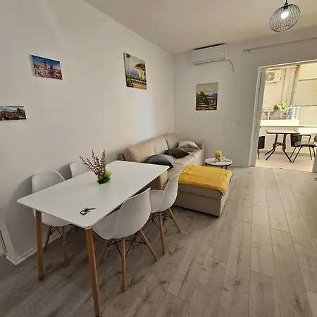 Apartment Modern Sea View Sarande