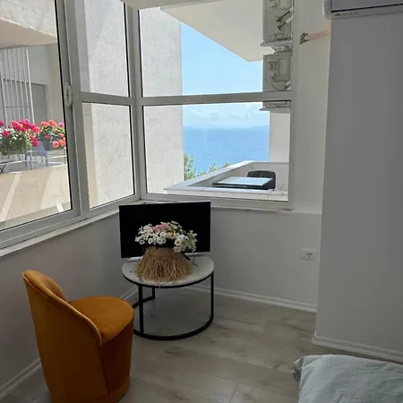 Apartment Modern Sea View